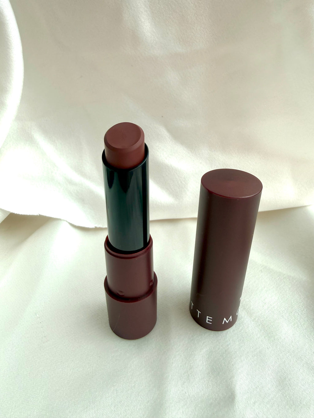 Tono Sangría Labial matte mousse Italia Deluxe
