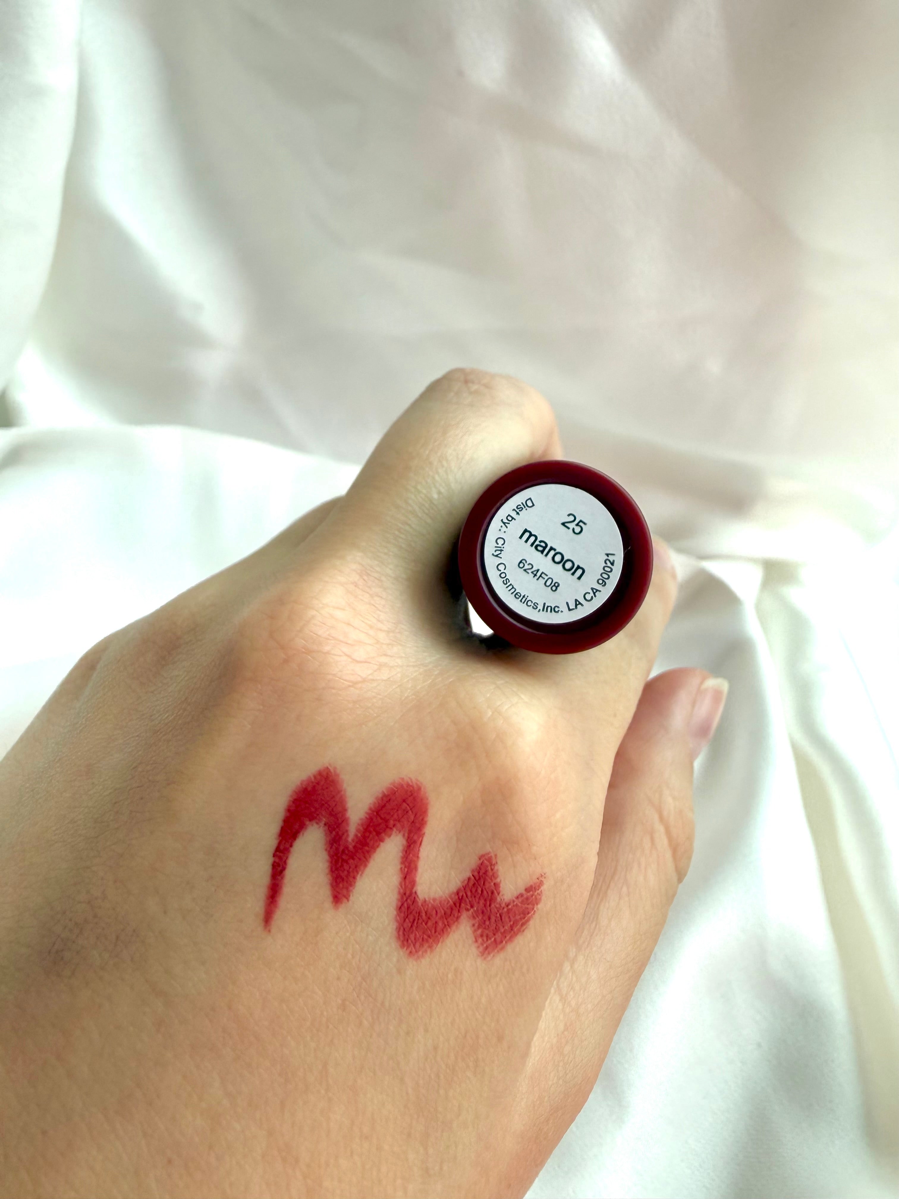 Tono Maroon Labial matte mousse Italia Deluxe