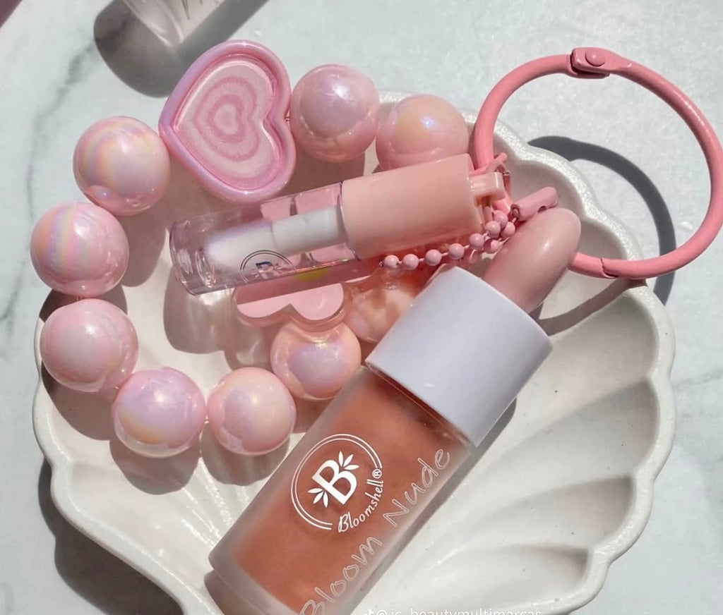 Llavero Bloom dúo nude + Mini Gloss hidratante Bloomshell