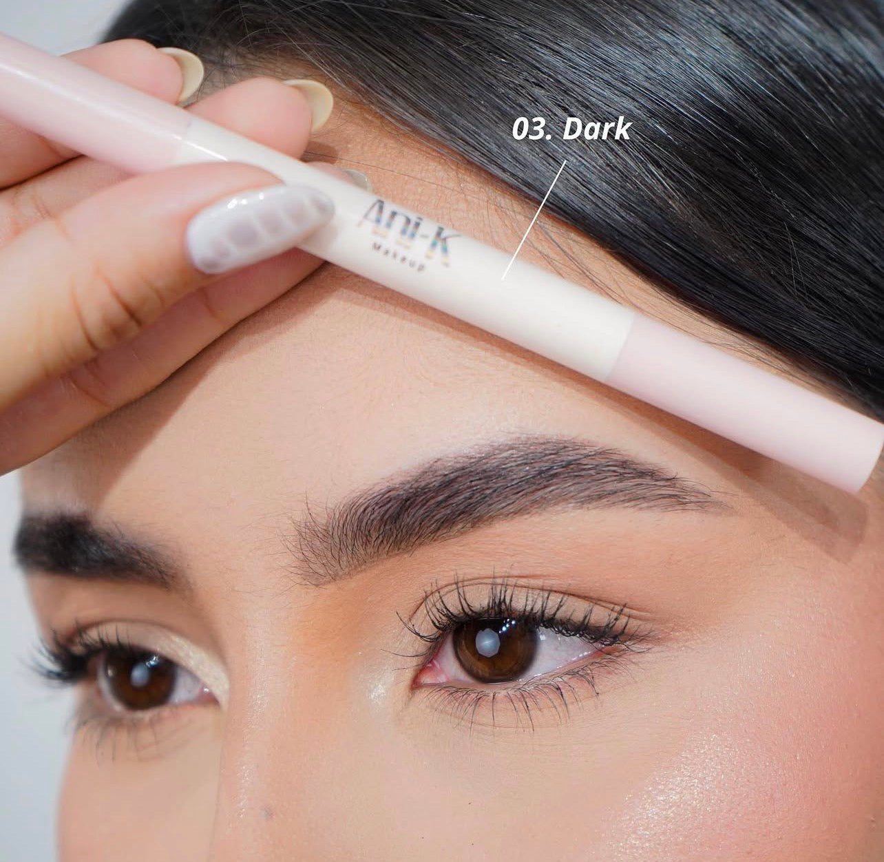 Lápiz de cejas Ani-K con cepillito