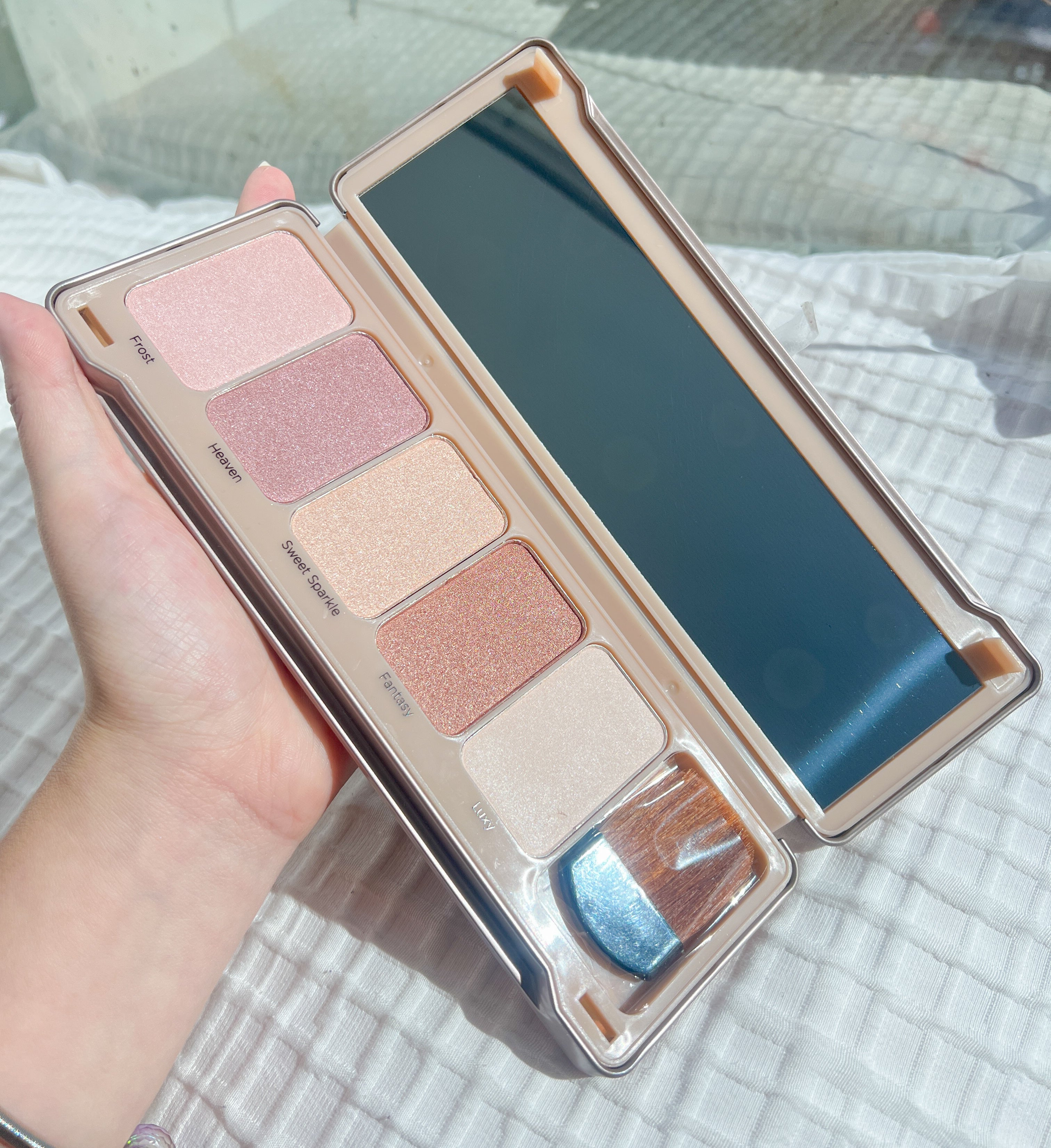 Paleta de iluminadores Beauty Creations original More ✨