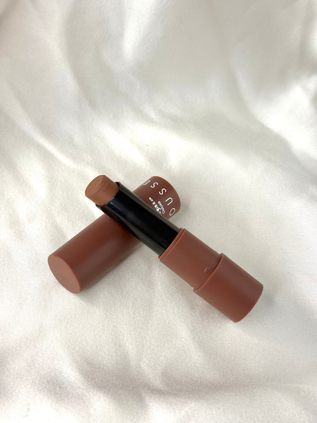 Tono Hazelnut Labial matte mousse Italia deluxe