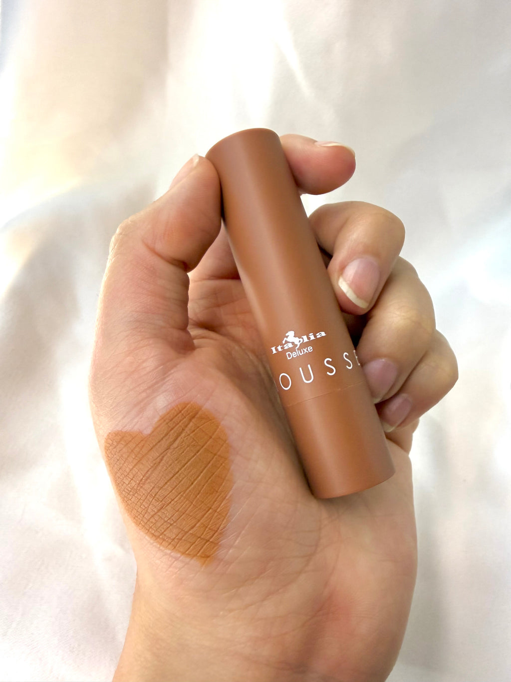Tono Barely Nude Labial Matte Mousse Italia Deluxe
