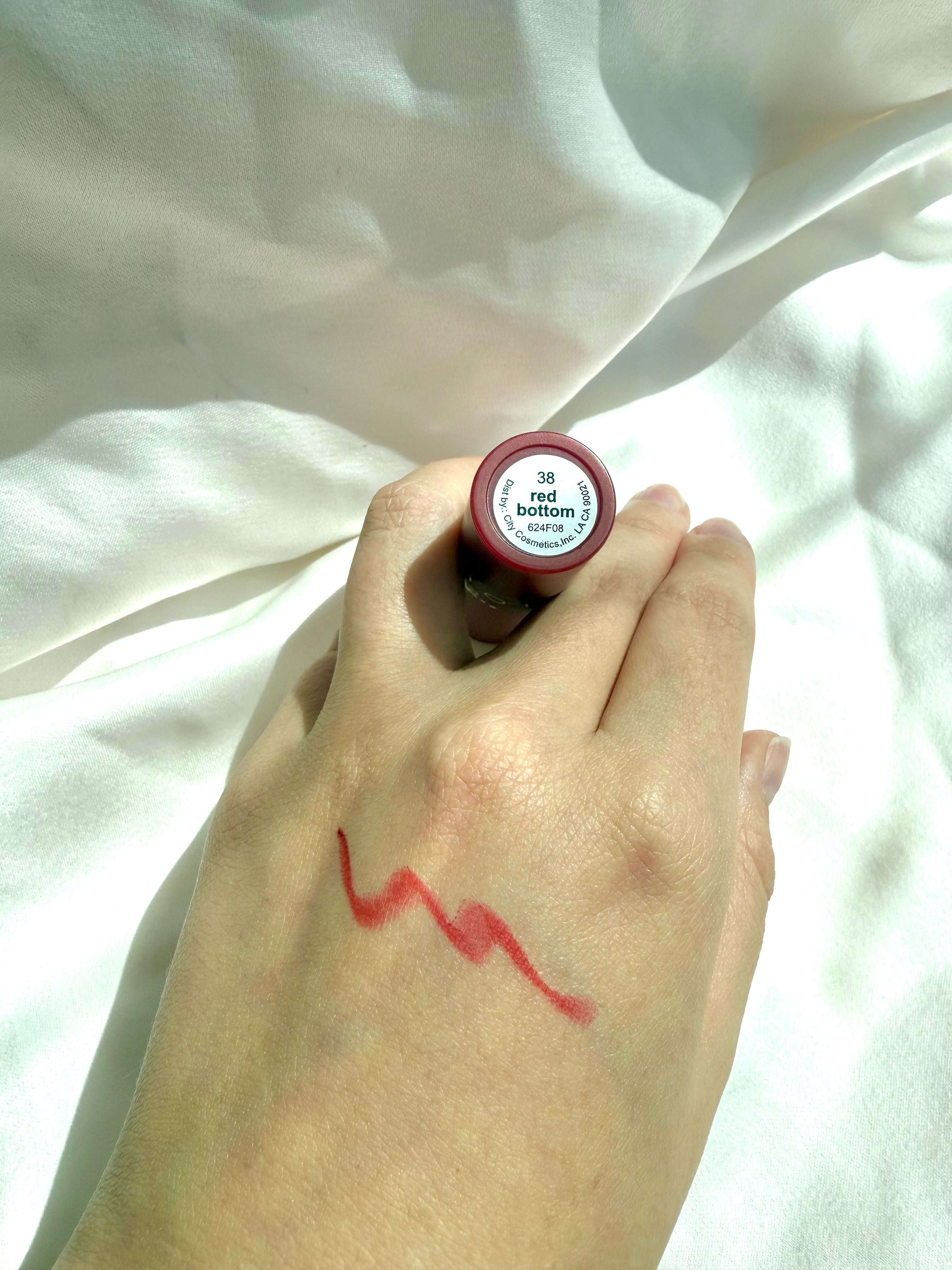 Tono Red Bottom Labial Matte Mousse Italia deluxe