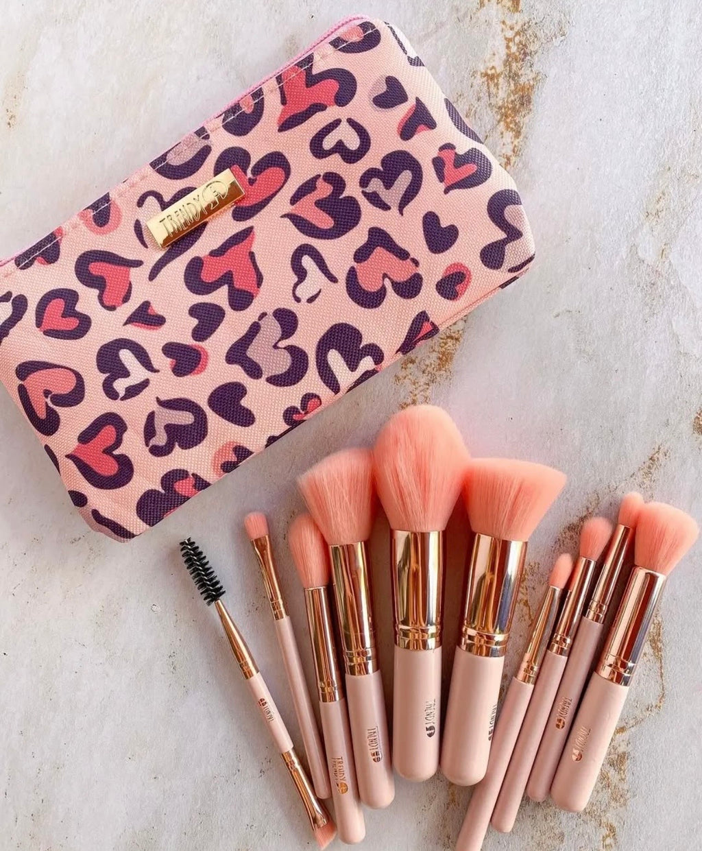 Mini Brochas Rosa palo Trendy 💗con cosmetiquera animal print